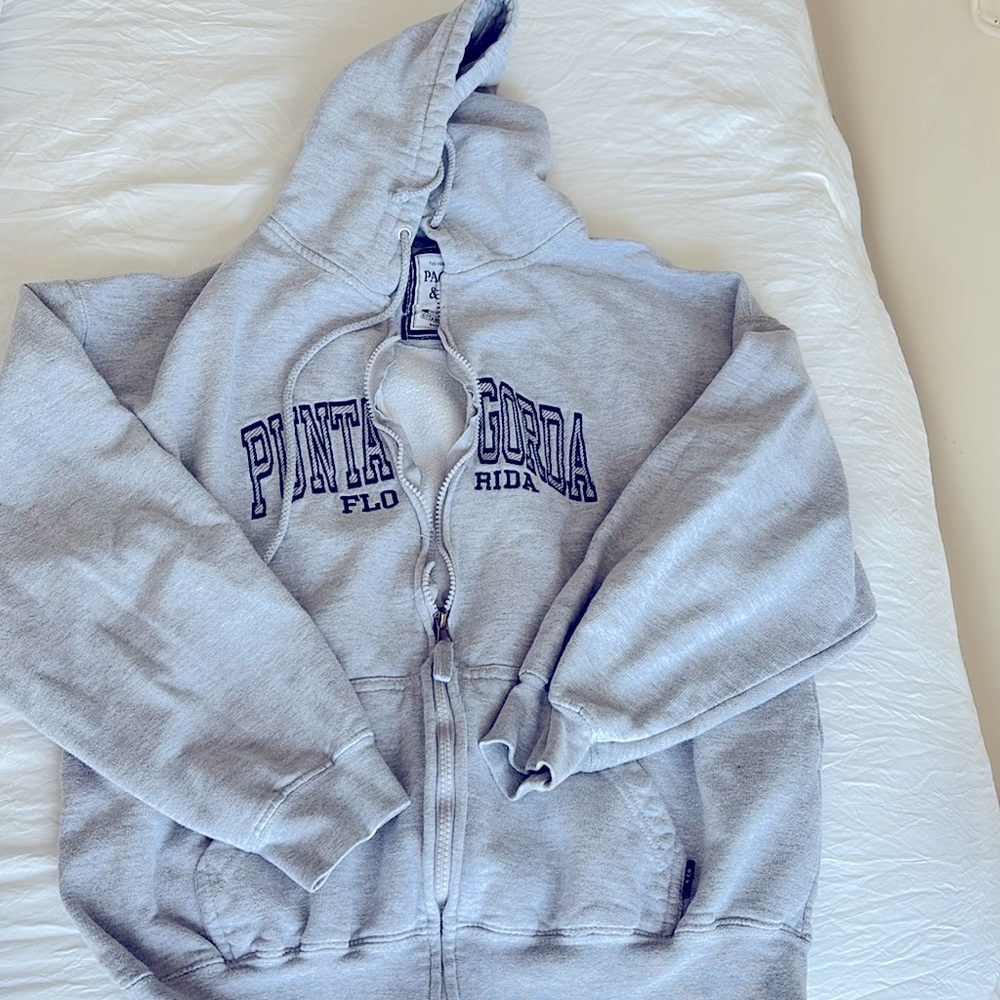 Cozy Zip Up!🌄🌤️